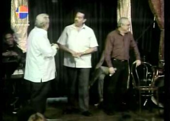 Exitosa presentación del show de humor Politicum Forte