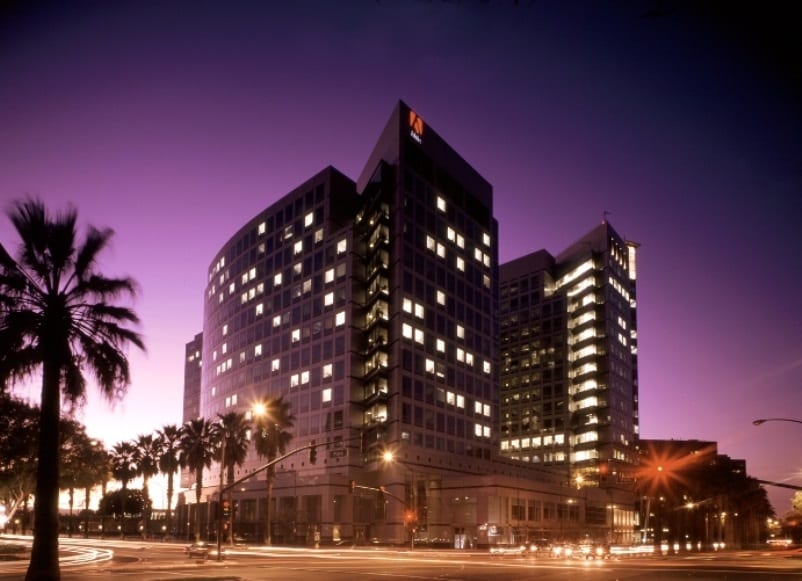 Facebook mejora como negocio; Twitter descrece