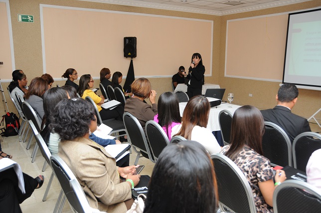 Expertos analizan el bullyng, el suicidio estudiantil y el juego en los aprendizajes