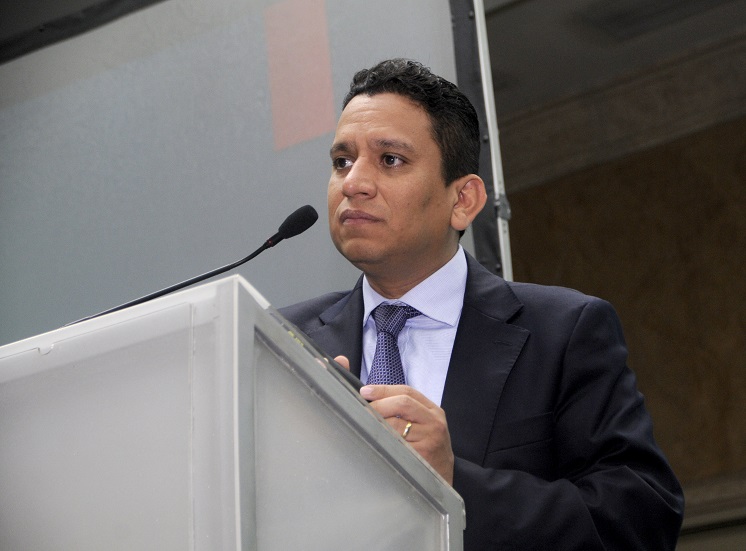 Expertos analizan el bullyng, el suicidio estudiantil y el juego en los aprendizajes