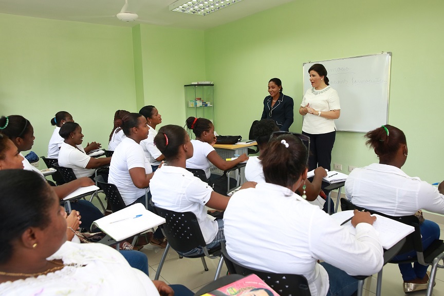 Vicepresidencia abre centro capacitará 10 mil 965 familias en Barahona