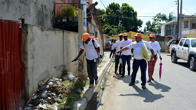 Obras Públicas dice fumiga contra el dengue en tres provincias