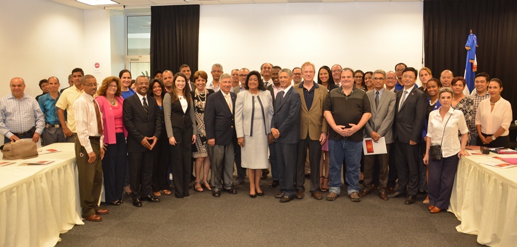 Cristina Lizardo, respalda desarrollo del sector artesanal dominicano.