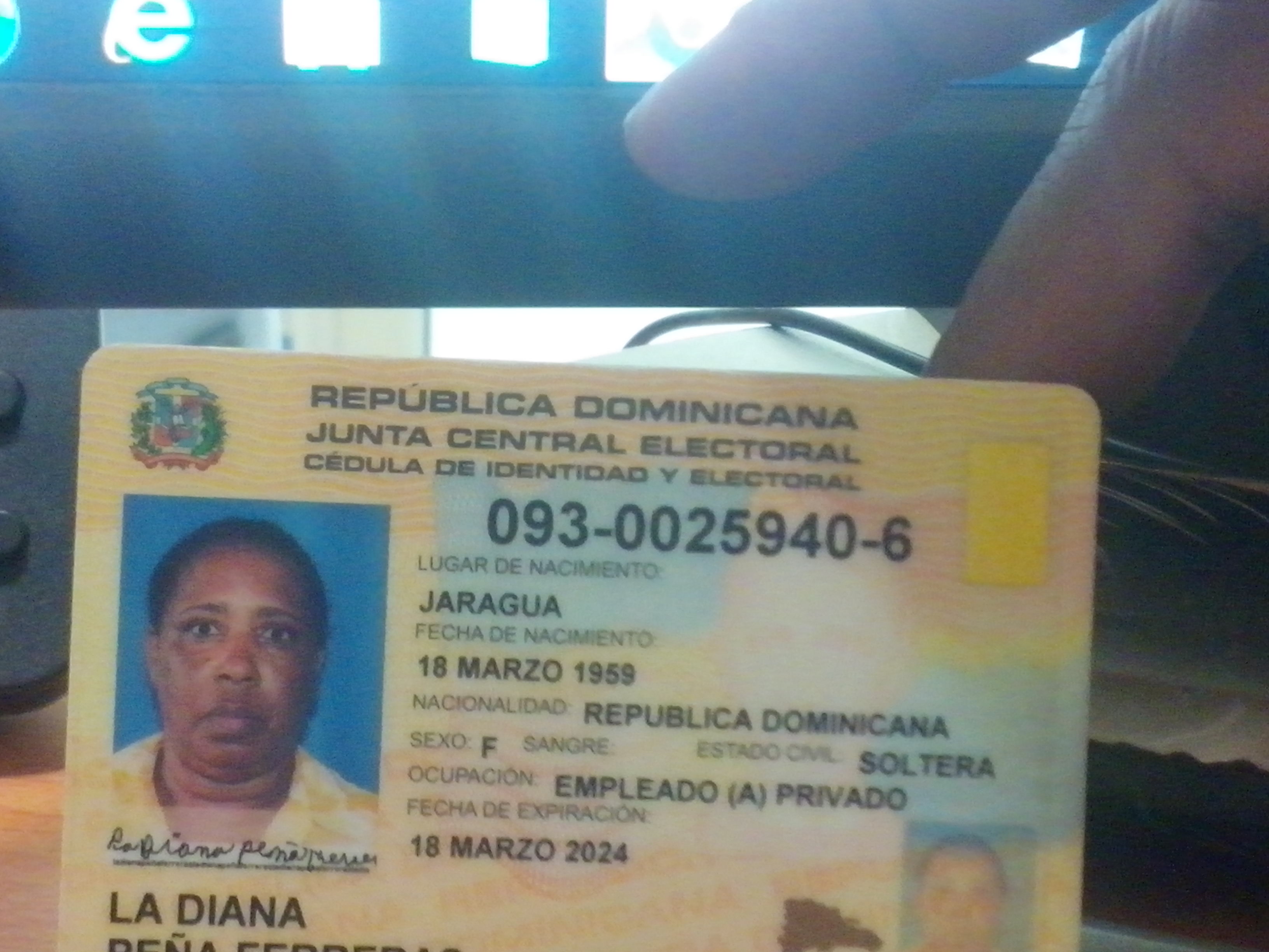 Tratan localizar pariente de mujer llevada grave al Padre Billini