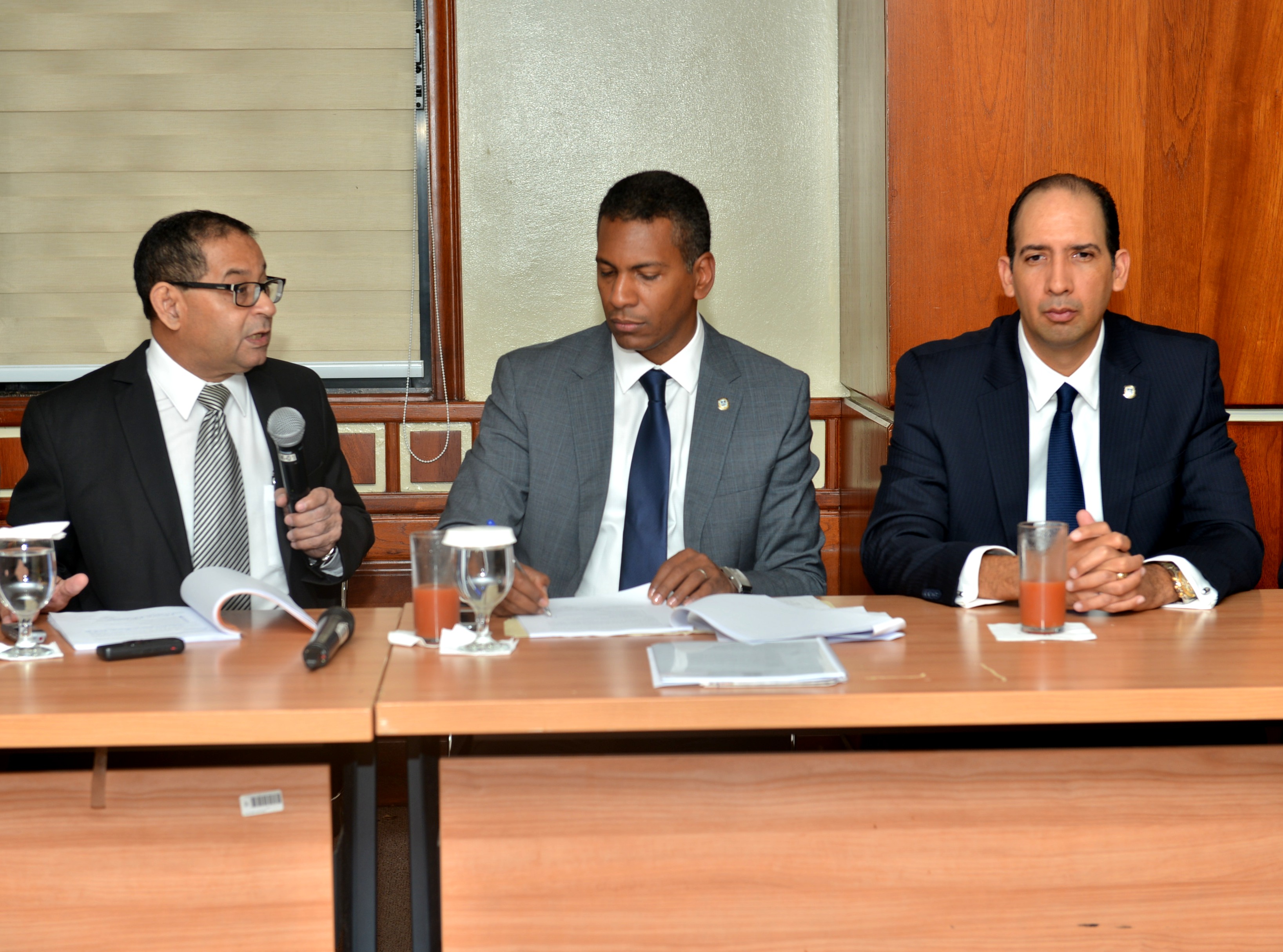 Mariano Germán somete a Diputados proyecto nueva ley de Notariado