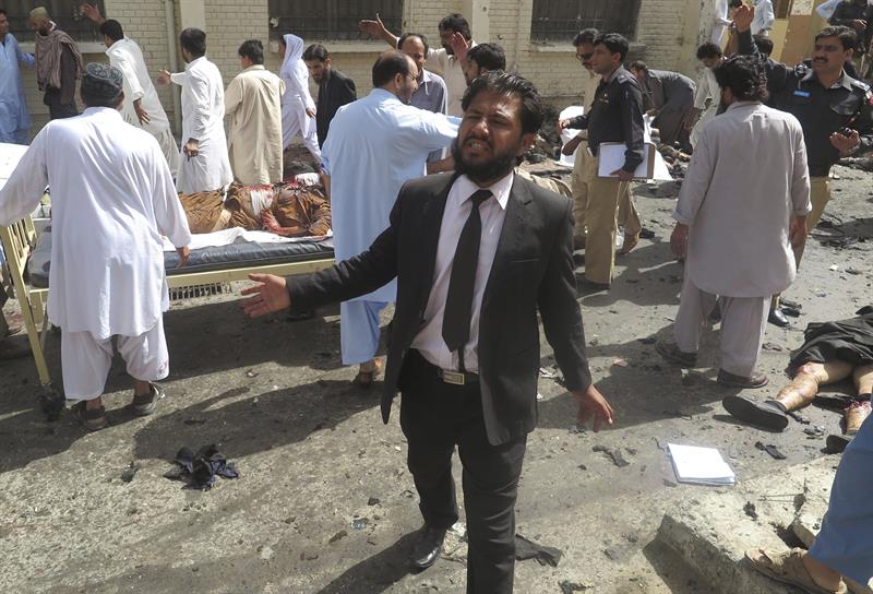 Matan 53 personas atentado terrorista en hospital pakistaní
