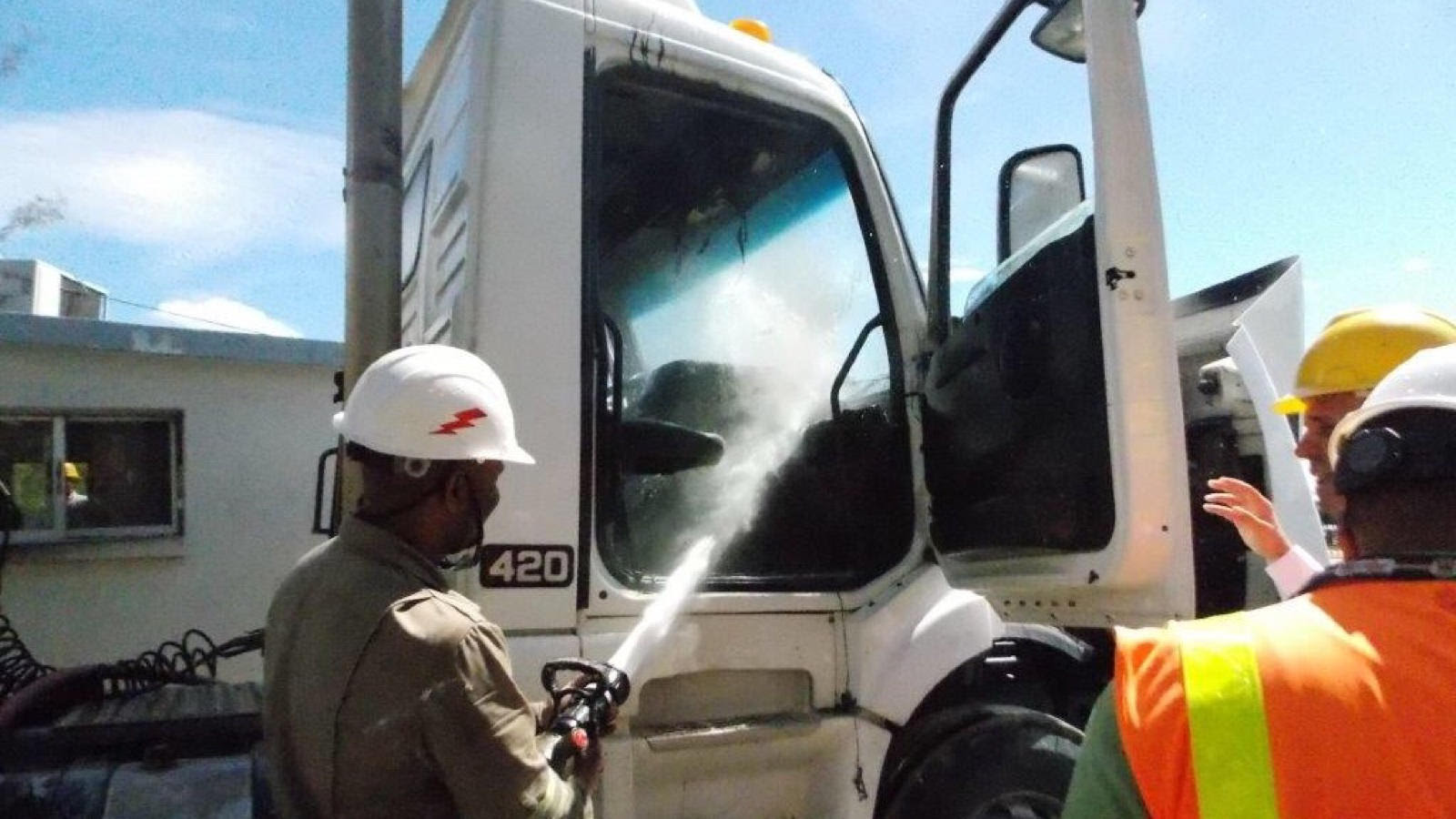 Incendio en cabezote por cortocircuito no afecta a REFIDOMSA