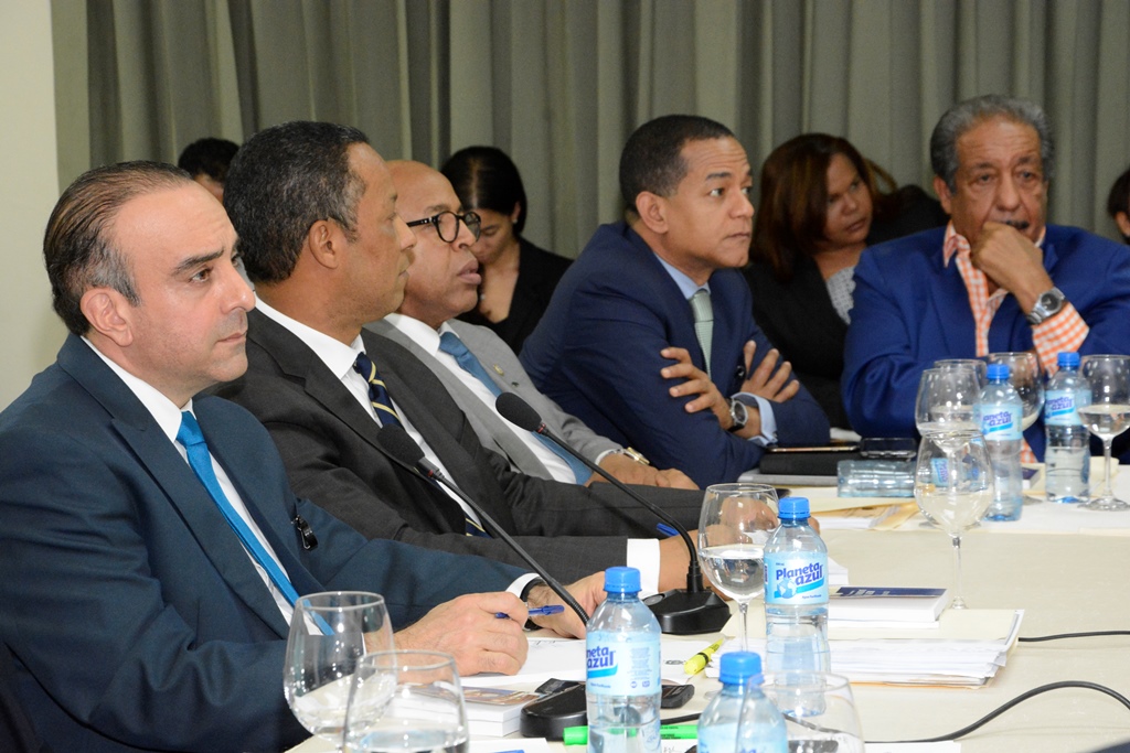 Comisión Senado convoca a vistas públicas para Ley de Partidos