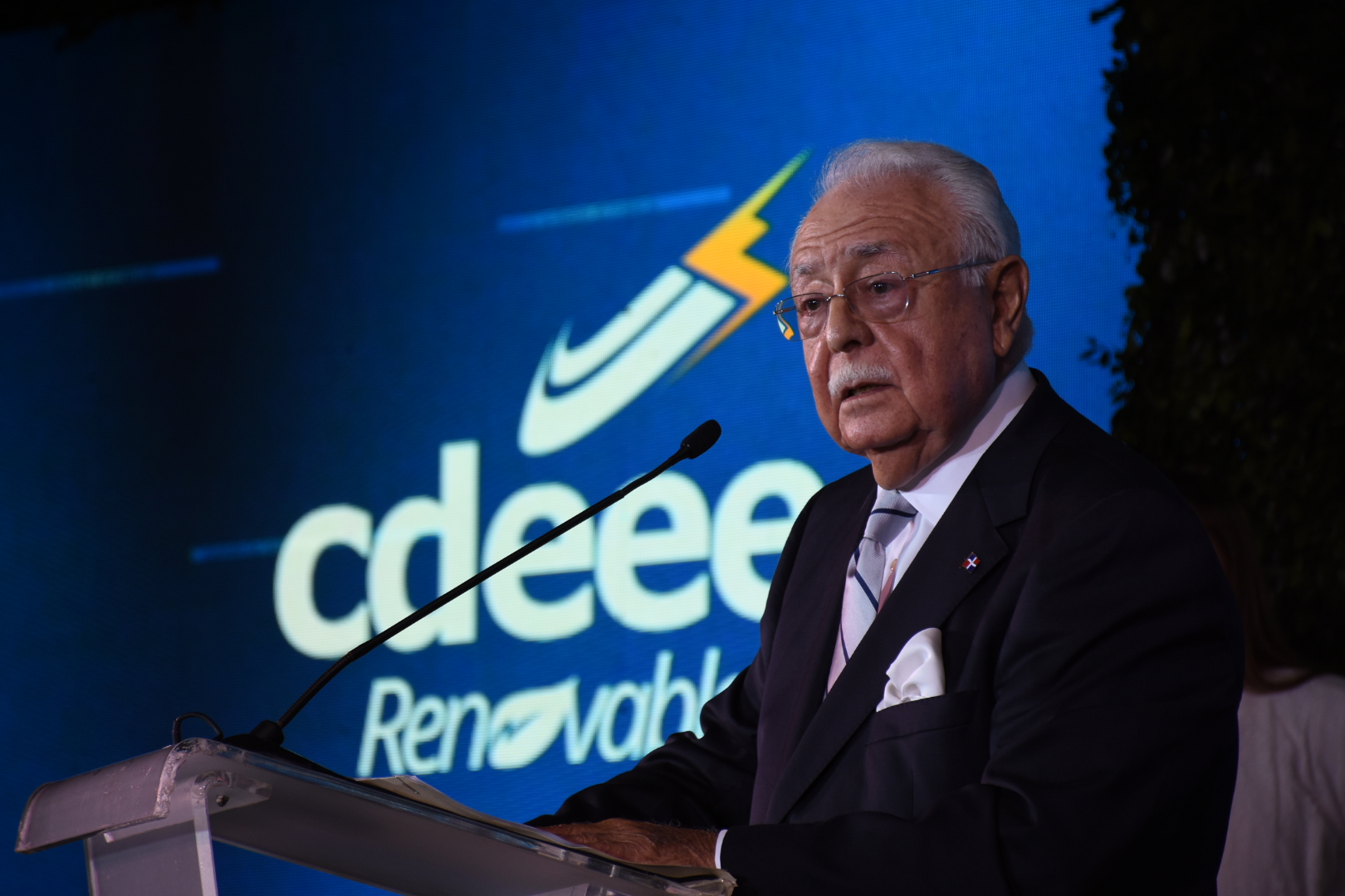 Isa Conde lanza reto para lograr 630 MGW en renovables a 2020