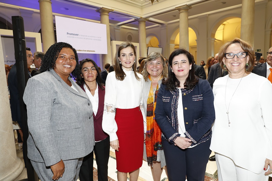 Emprendedora del Banco ADOPEM participa en Foro sobre Desarrollo e Inclusión Financiera en Madrid