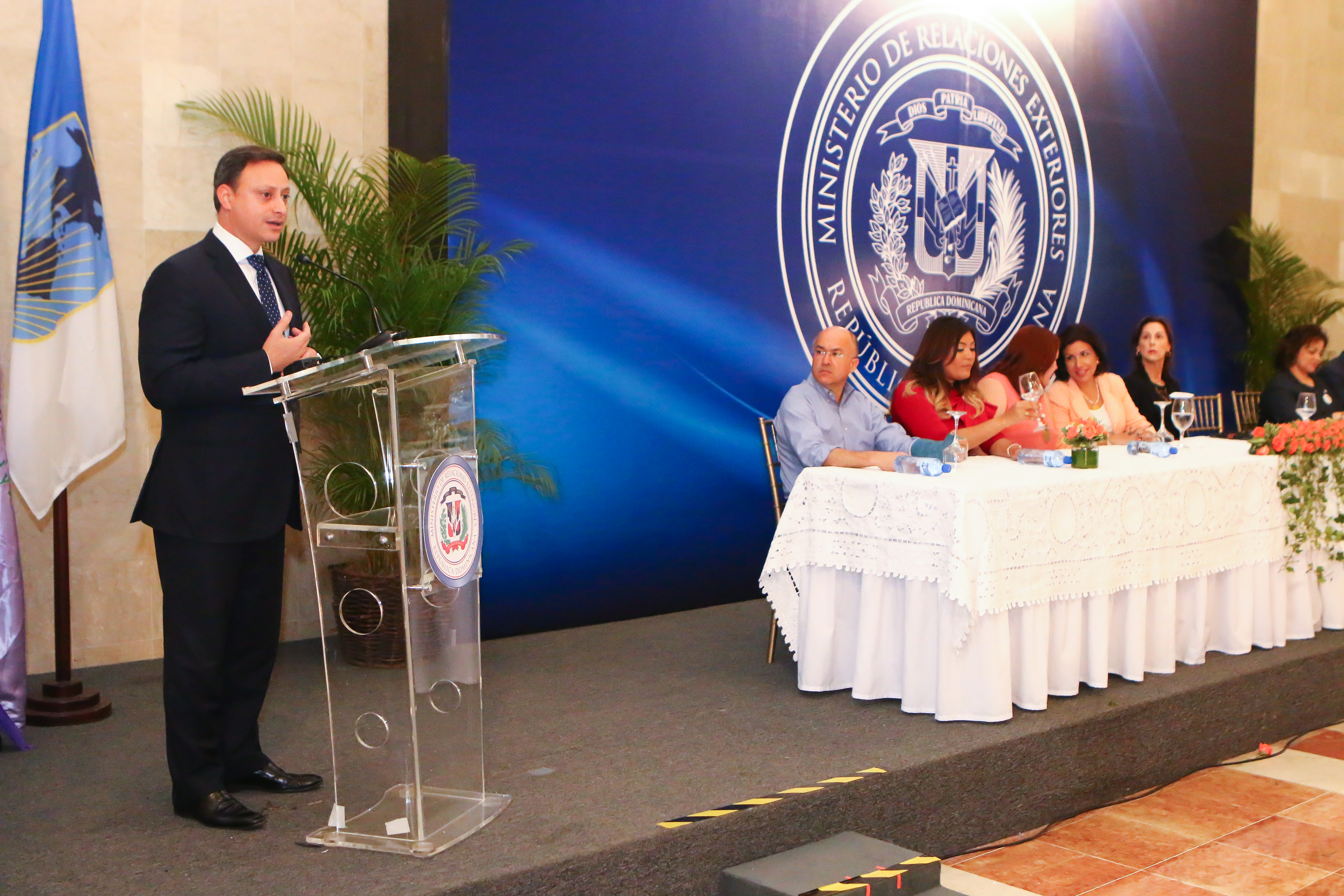 PGR trabaja por administración equitativa de género