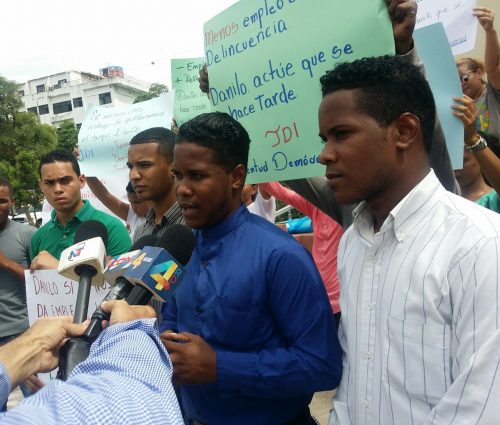 Jóvenes PDI marchan hacia Palacio Nacional