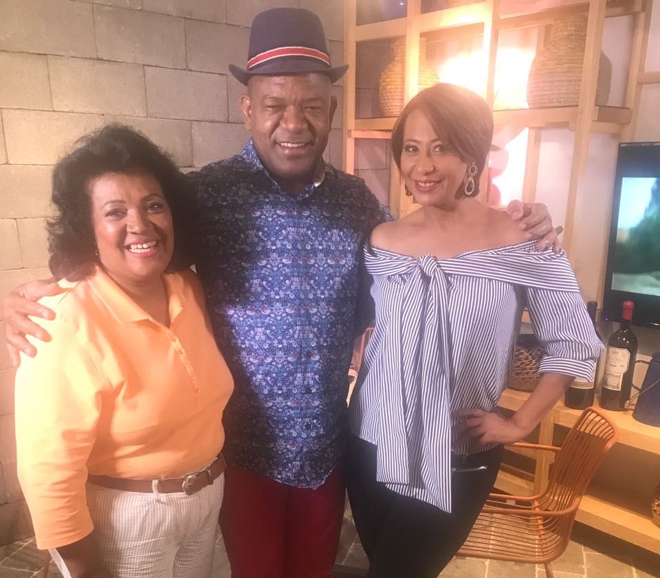 La Loba la emprende contra los raperos