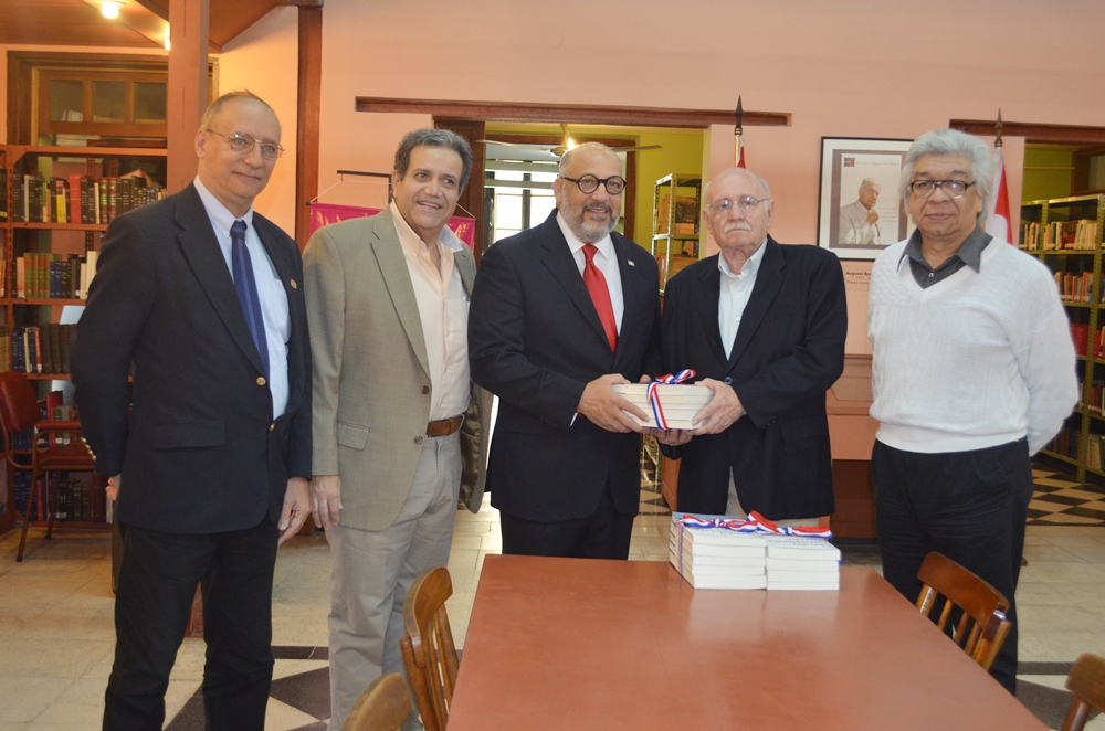 Embajada Dominicana en Guatemala dona libros a Biblioteca “Augusto Roa Bastos”