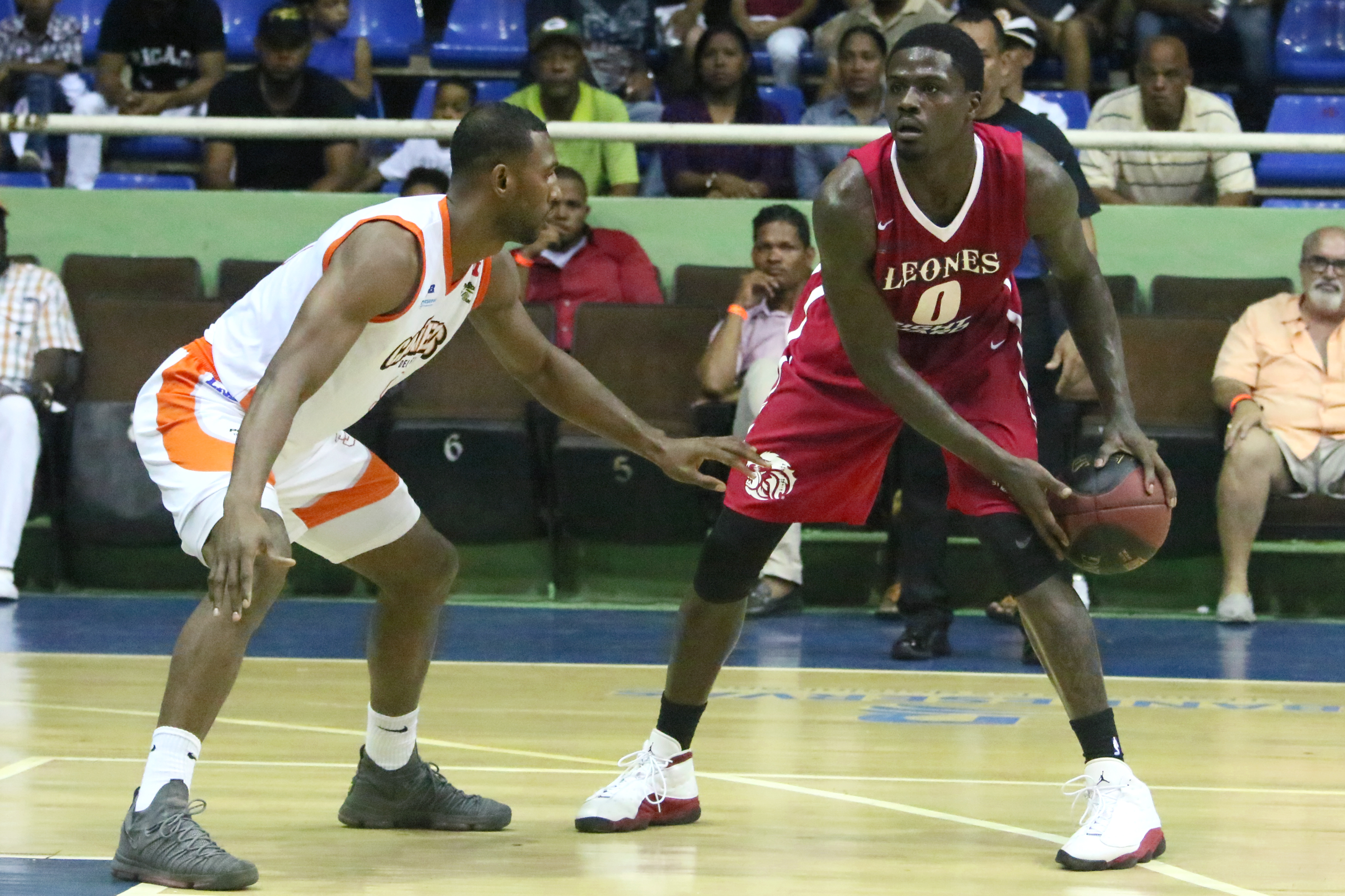 Leones consiguen primera victoria en la semifinal Sureste de la LNB