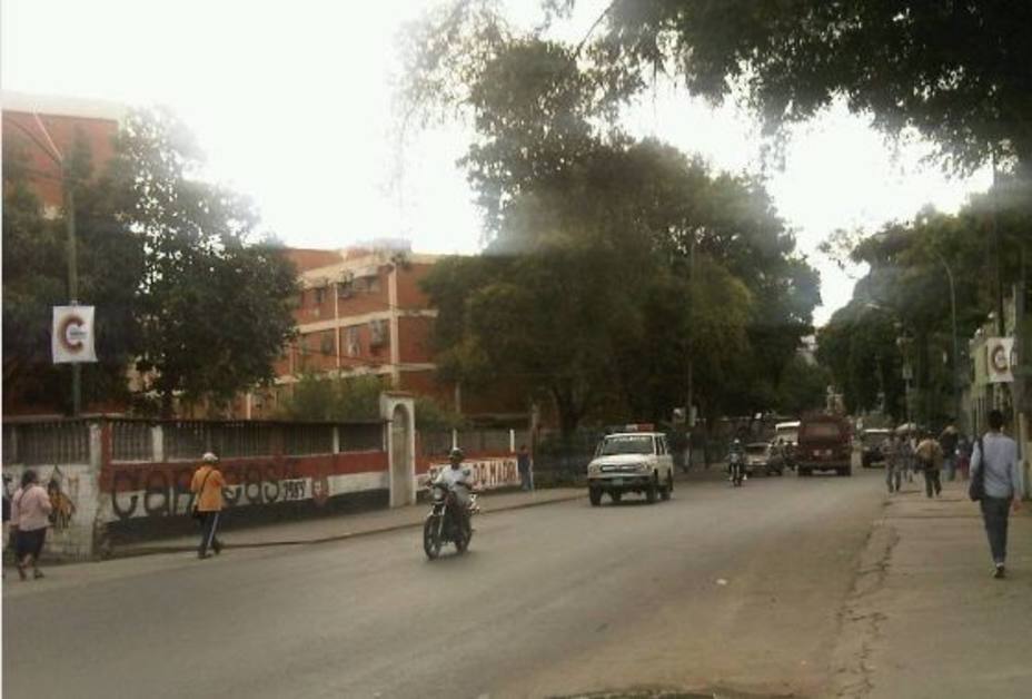 Bloqueos de vías se incrementan en segundo día de protesta en Venezuela