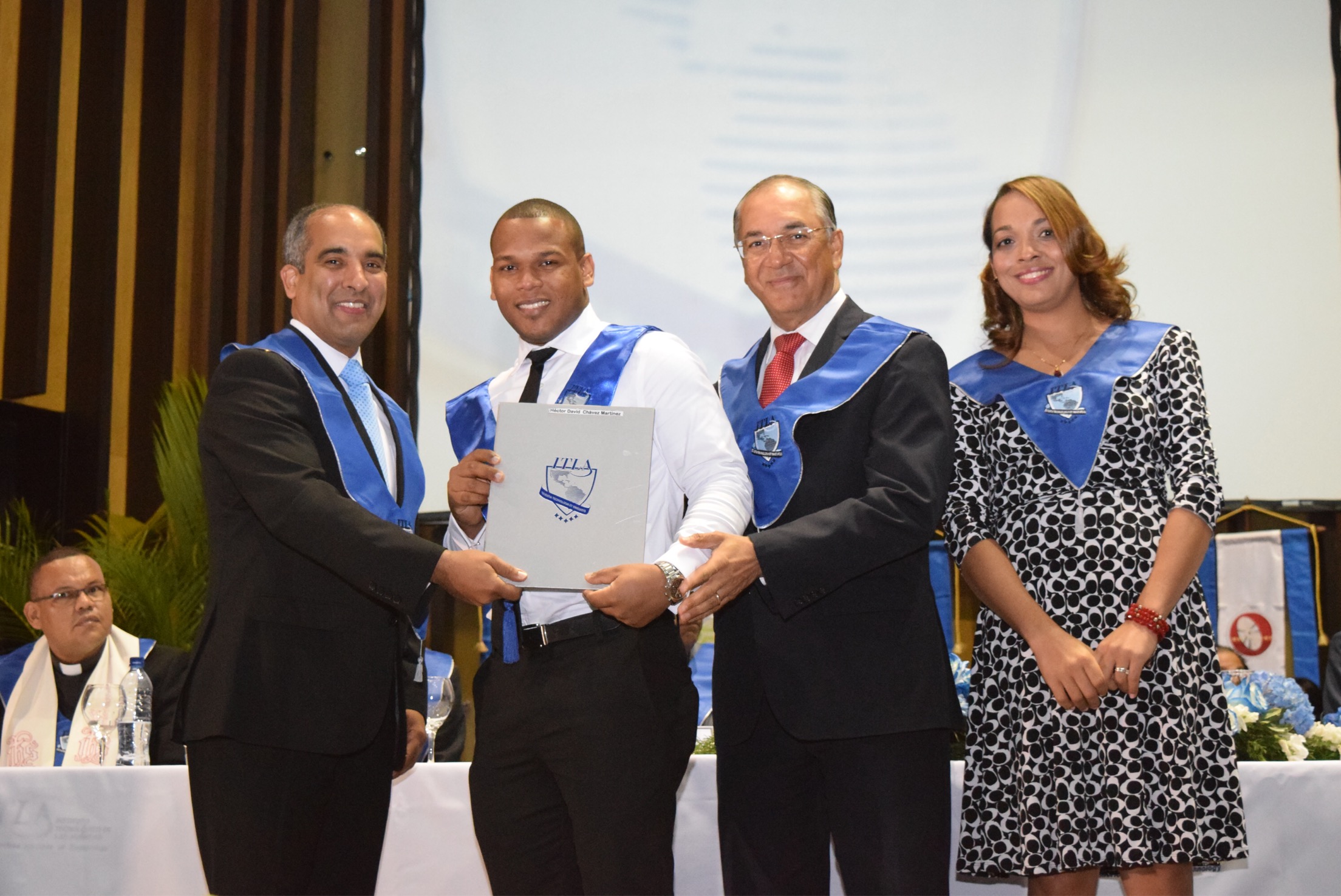 ITLA gradúa 260 nuevos jóvenes en diversas áreas de la tecnología