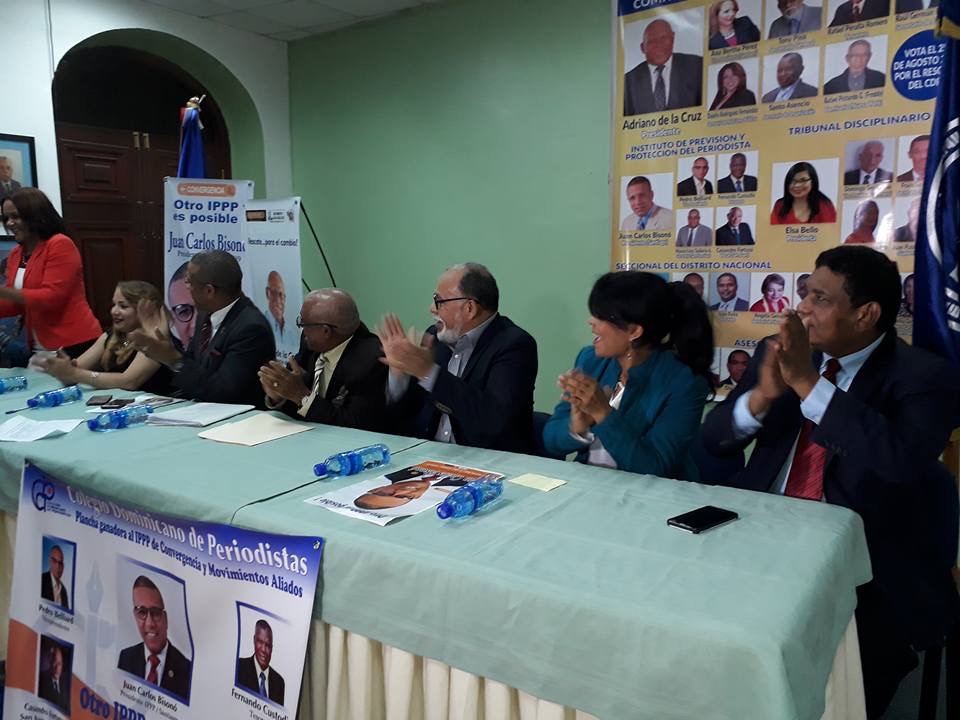 Profesor Adriano de la Cruz encabeza plancha para dirigir CDP