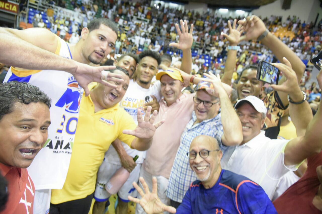 Metros de Santiago logran su quinta corona de la LNB