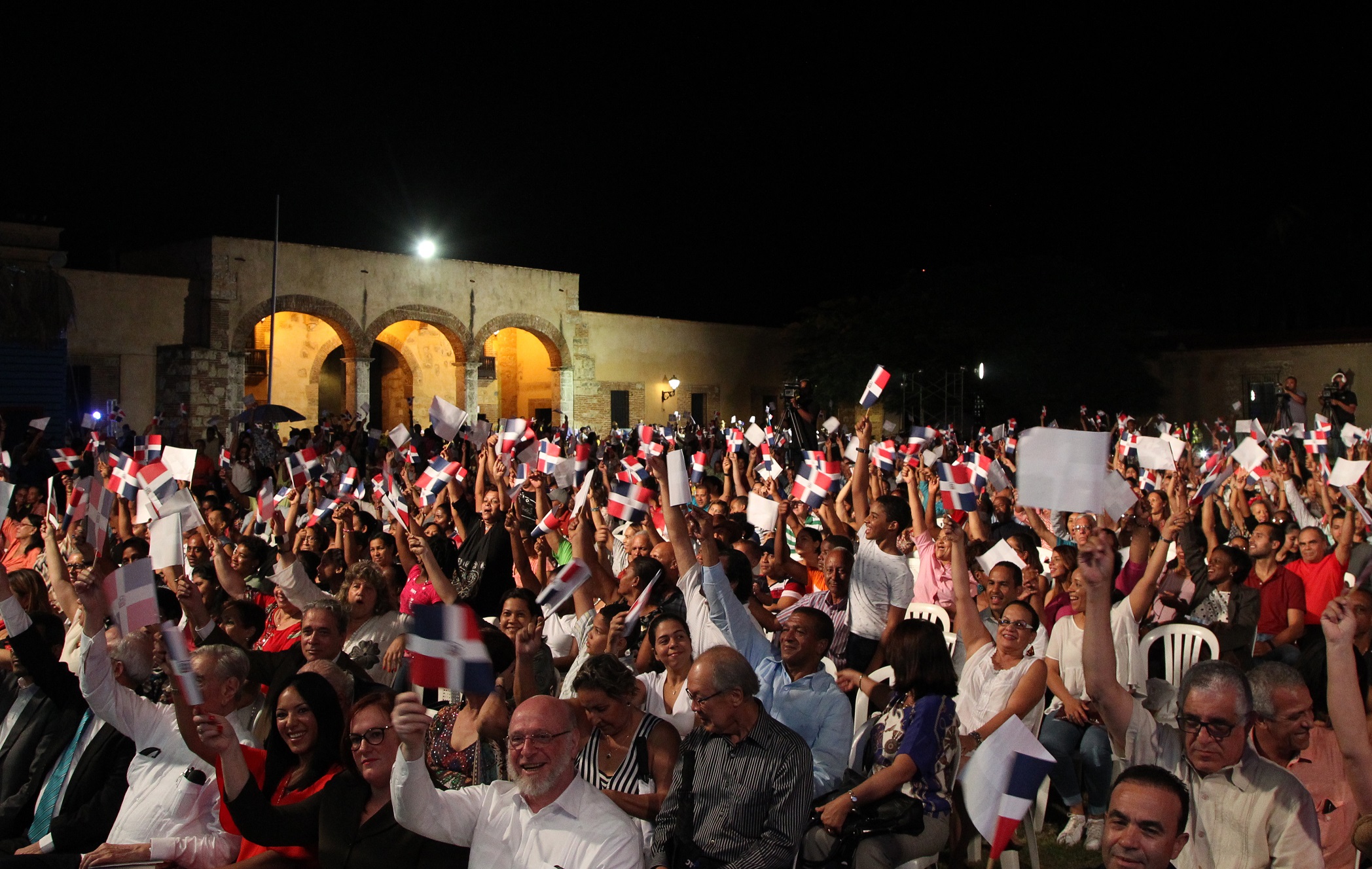 Fefita La Grande y Francisco Ulloa en un desborde de alegría típica en Fortaleza Ozama