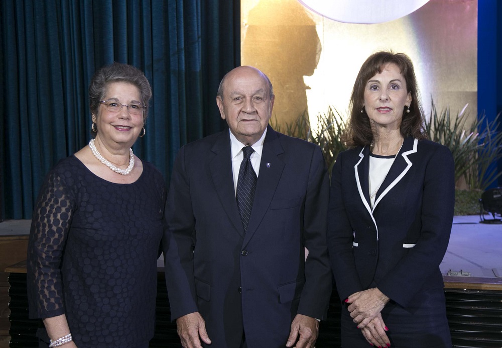 FUNDAPEC realizó conversatorio por 50 aniversario