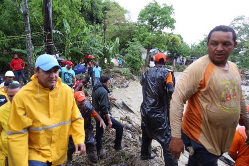 Lluvias de María causan estragos en Santiago