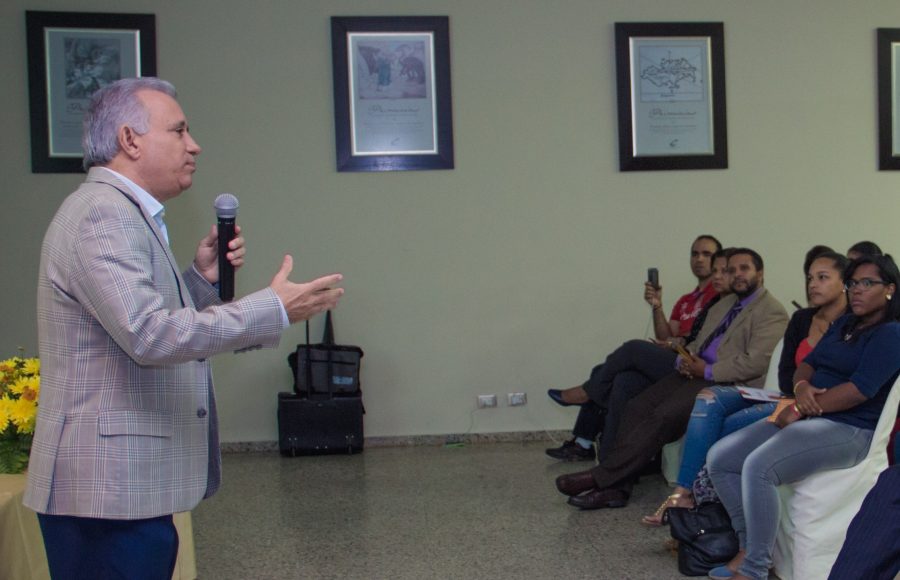 Modelo económico RD es una máquina de excluir jóvenes, dice empresario