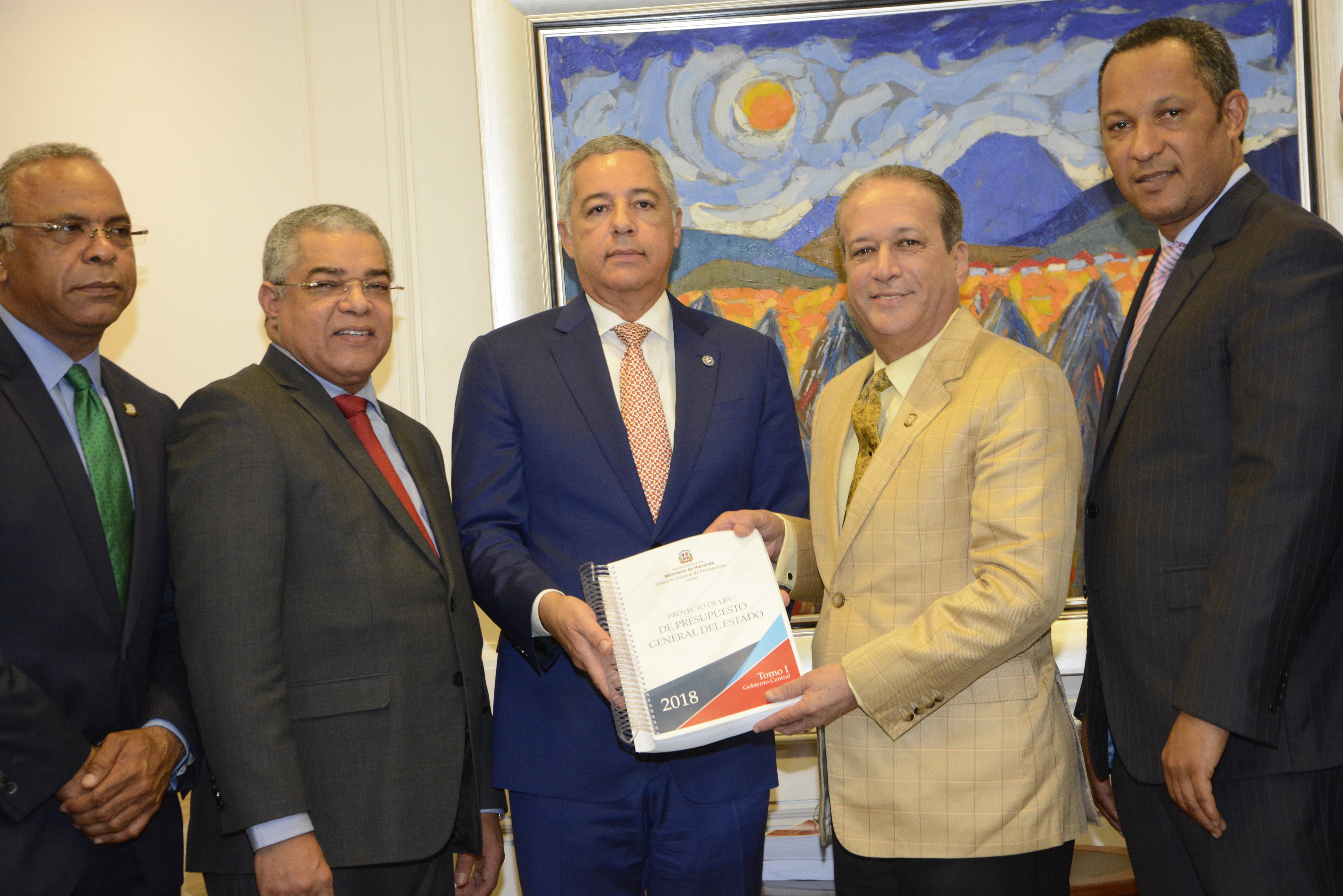 Gobierno desposita Proyecto Ley Presupuesto en el Congreso Nacional