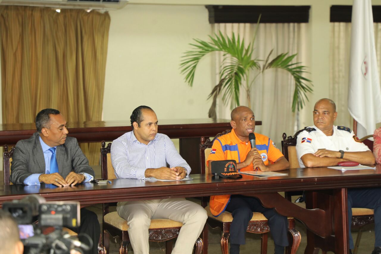 En Santiago se preparan para recibir a Irma, por si acaso