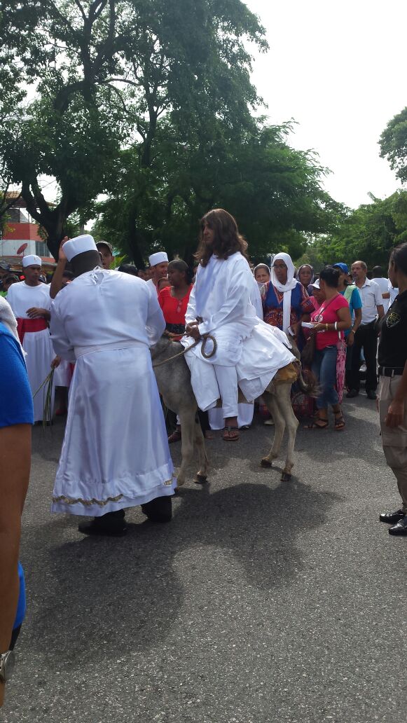 Religiosos denuncian males sociales de RD en marcha por la Biblia