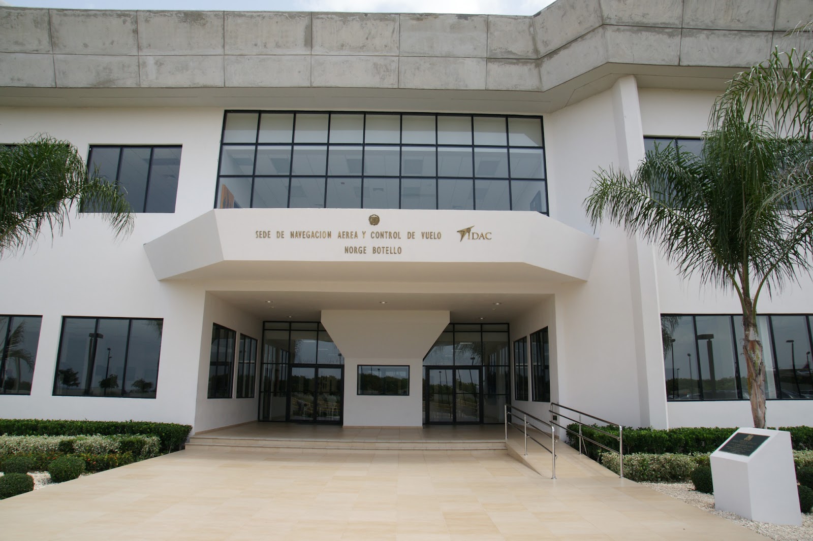 Suspendidas operaciones aeropuertos Punta Cana, La Romana, Samaná y Arroyo Barril