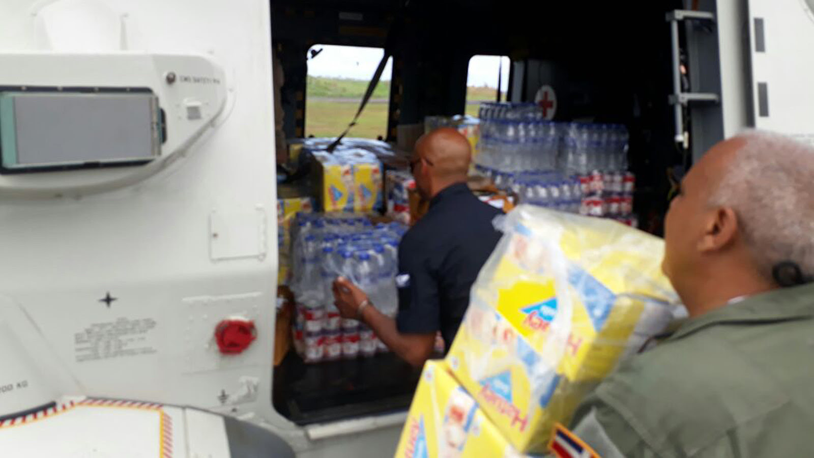 Dominicana envía ayuda a antillas menores afectadas por huracanes