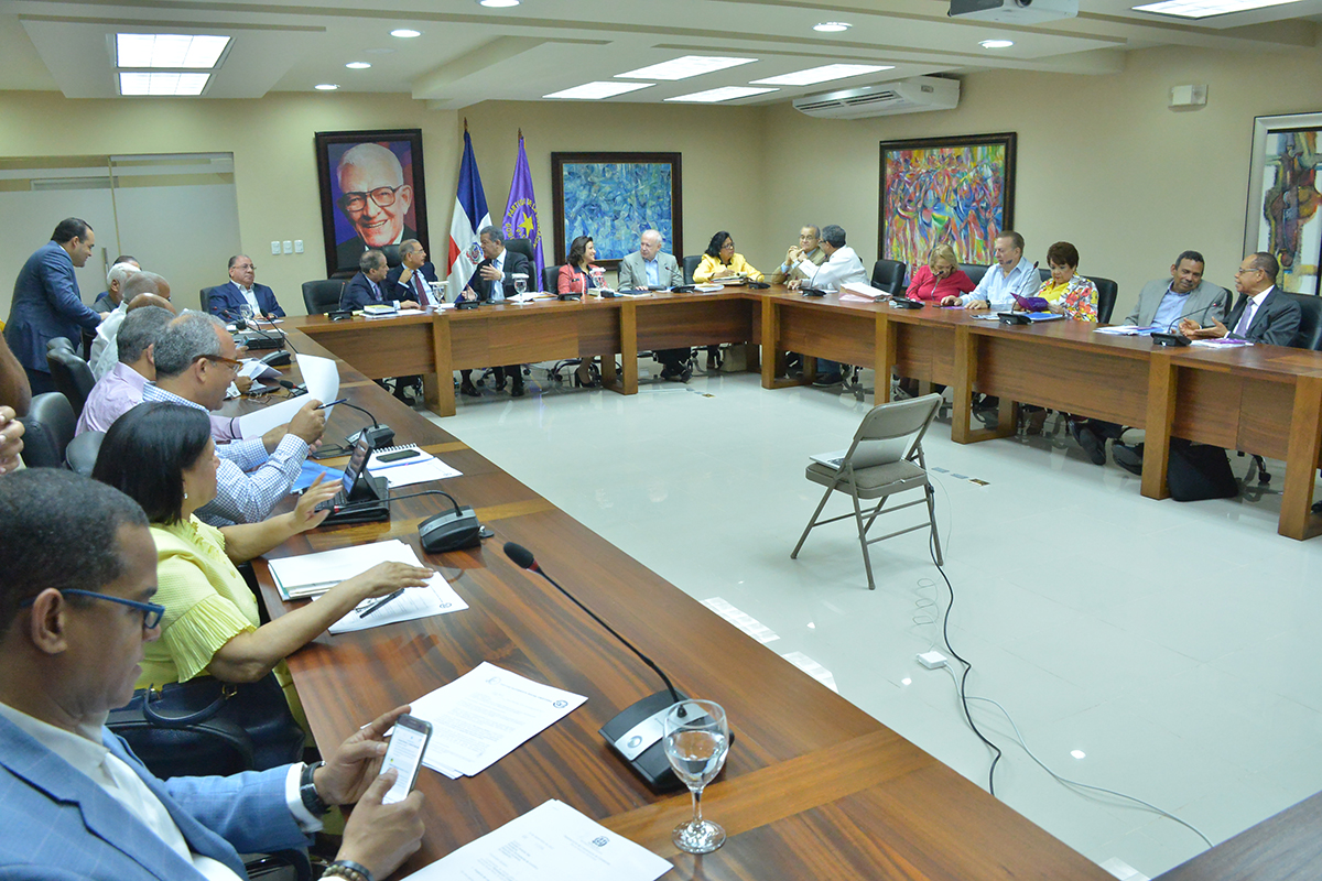 Tranque en el PLD por primarias abiertas con padrón de la JCE