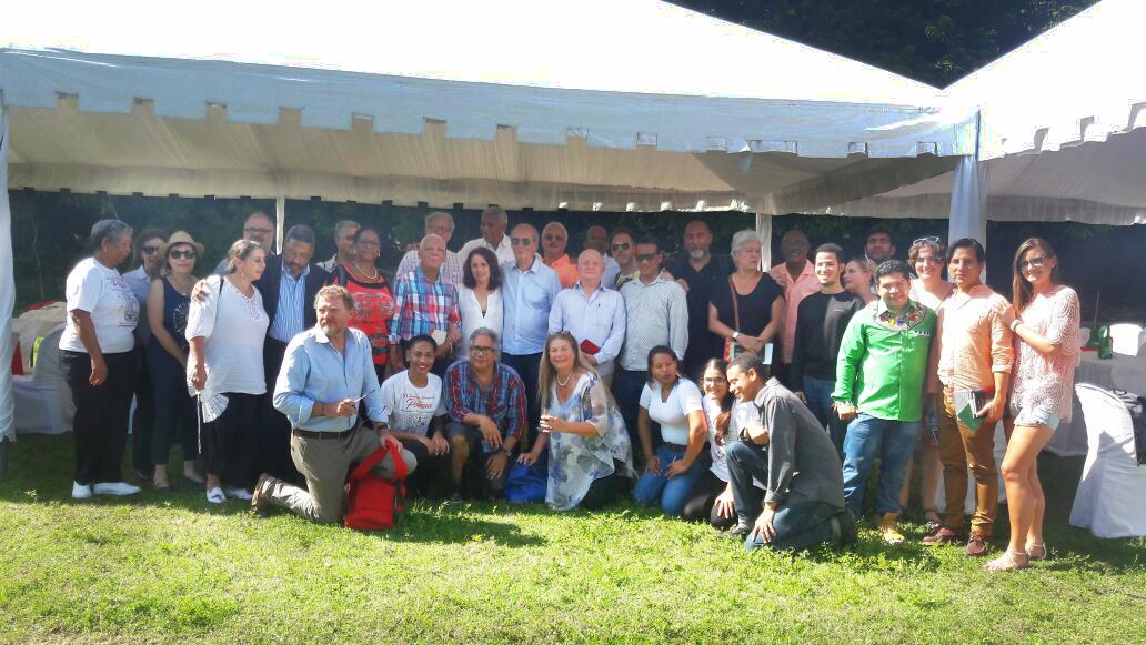 35 poetas invaden a San Cristóbal y cabil los distingue