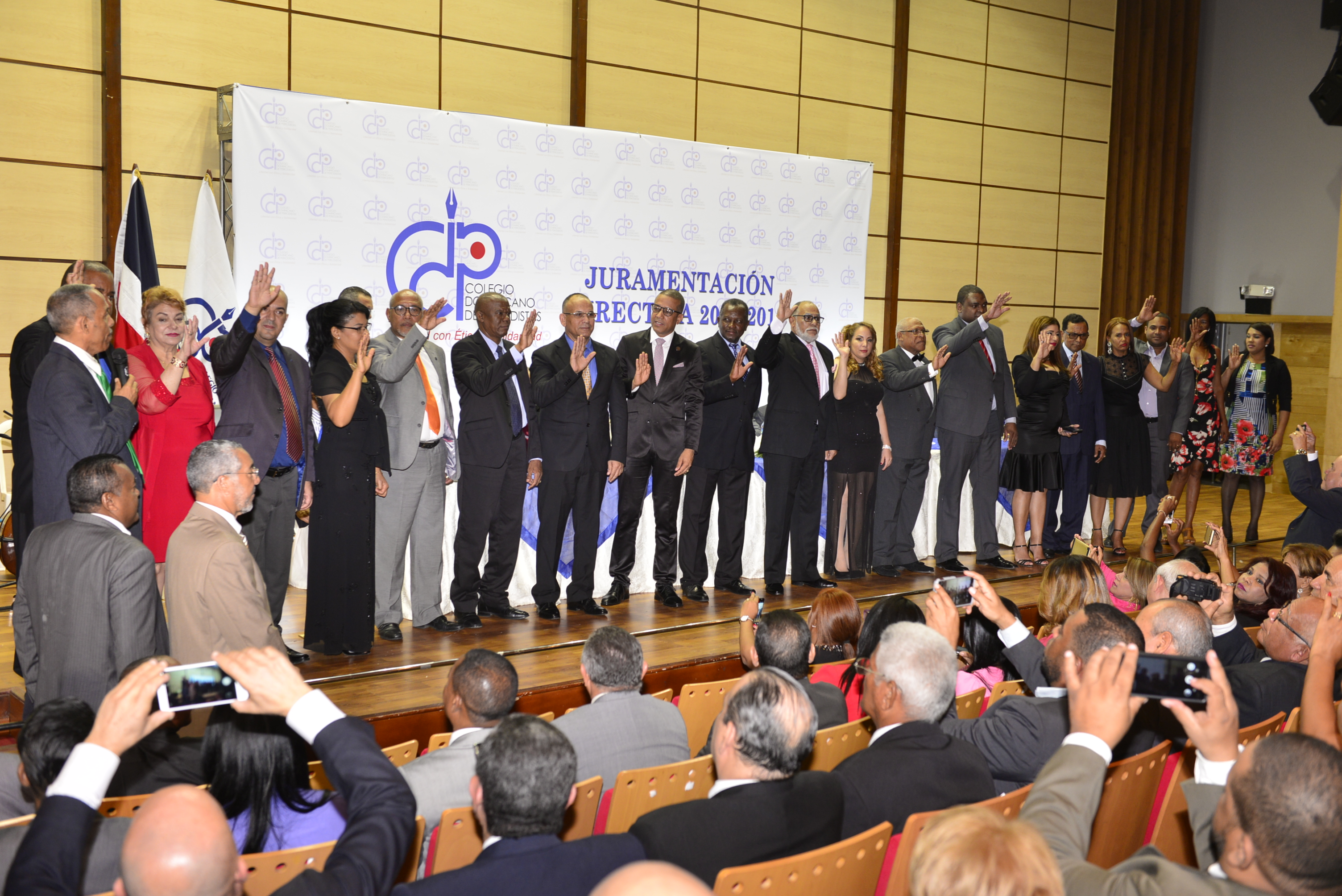 Colegio de Periodistas juramenta directiva