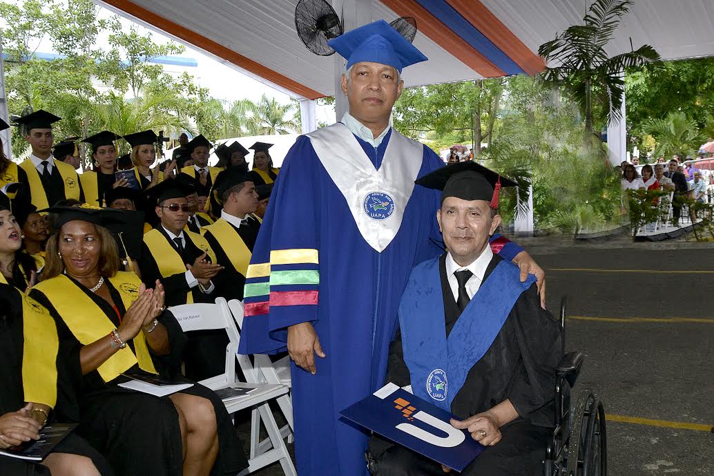 UAPA: 1,164 nuevos profesionales formados a distancia