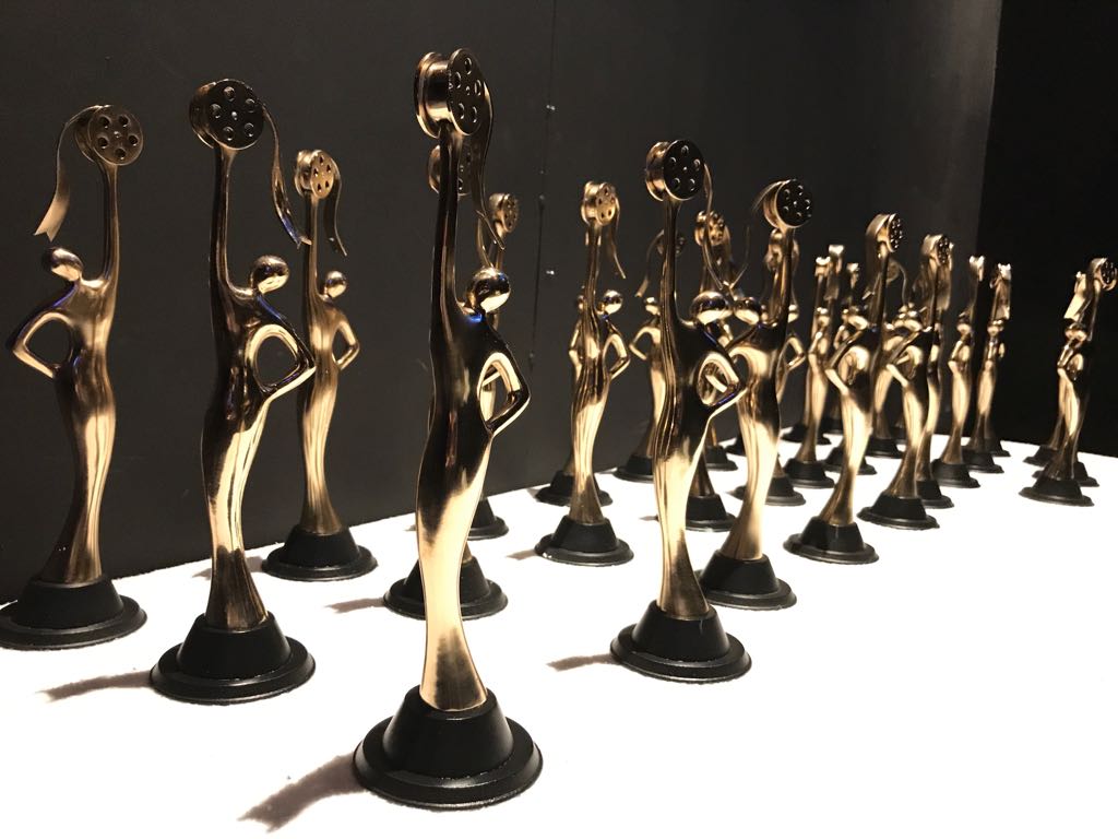 La Familia Reyna triunfa en los II Premios Iris del Cine