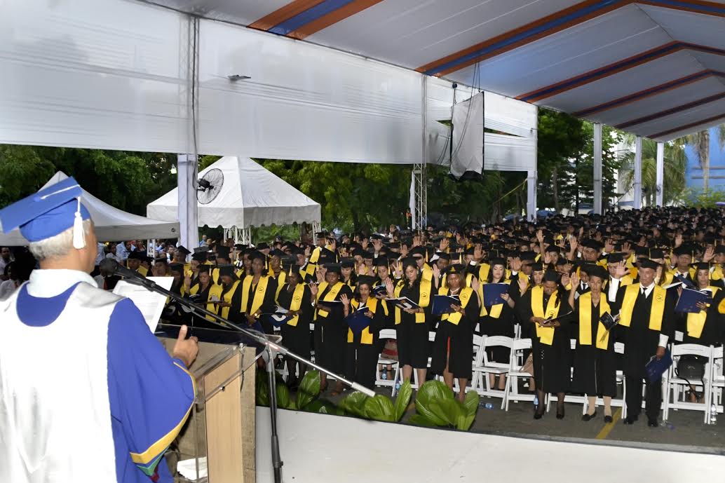 UAPA: 1,164 nuevos profesionales formados a distancia