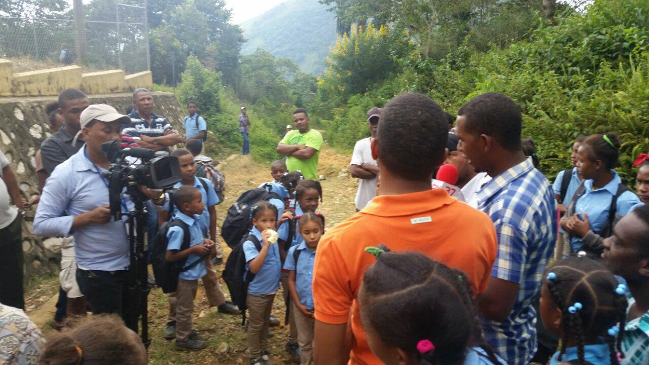 Deploran mal estado carretera Neiba-El Aguacate