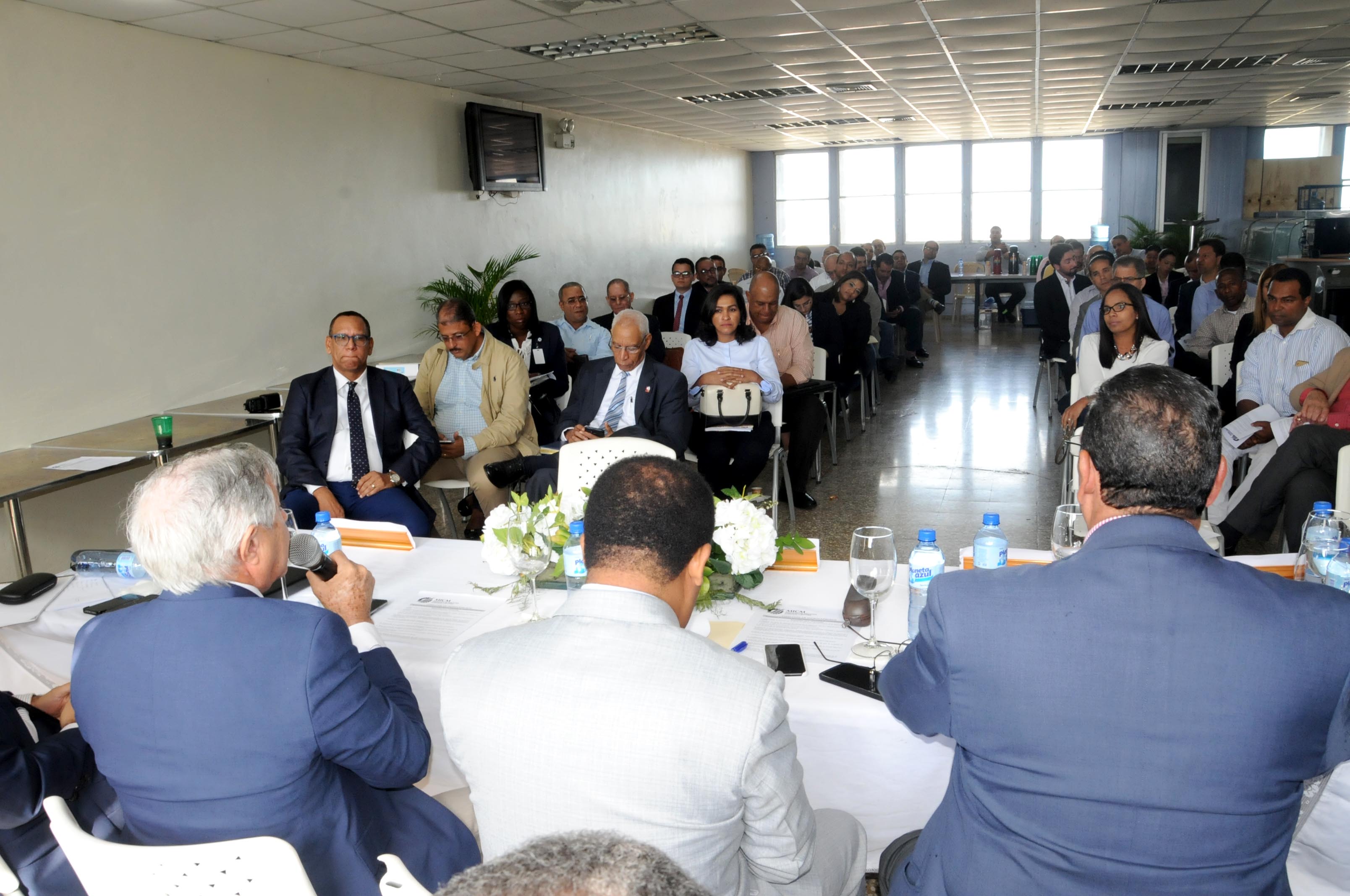 Distribuidores de combustibles, incluido del GLP, deben renovar permisos