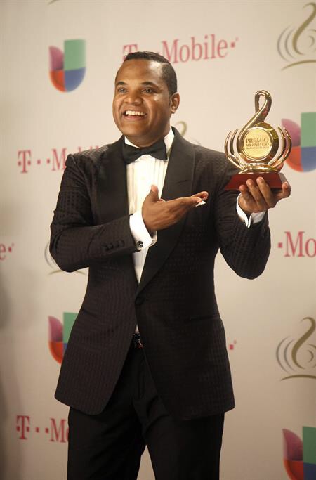 Alex Matos despedirá el 2017 con concierto aniversario