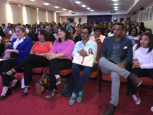 Acroarte imparte con éxito taller “Cómo hablar bien en público”