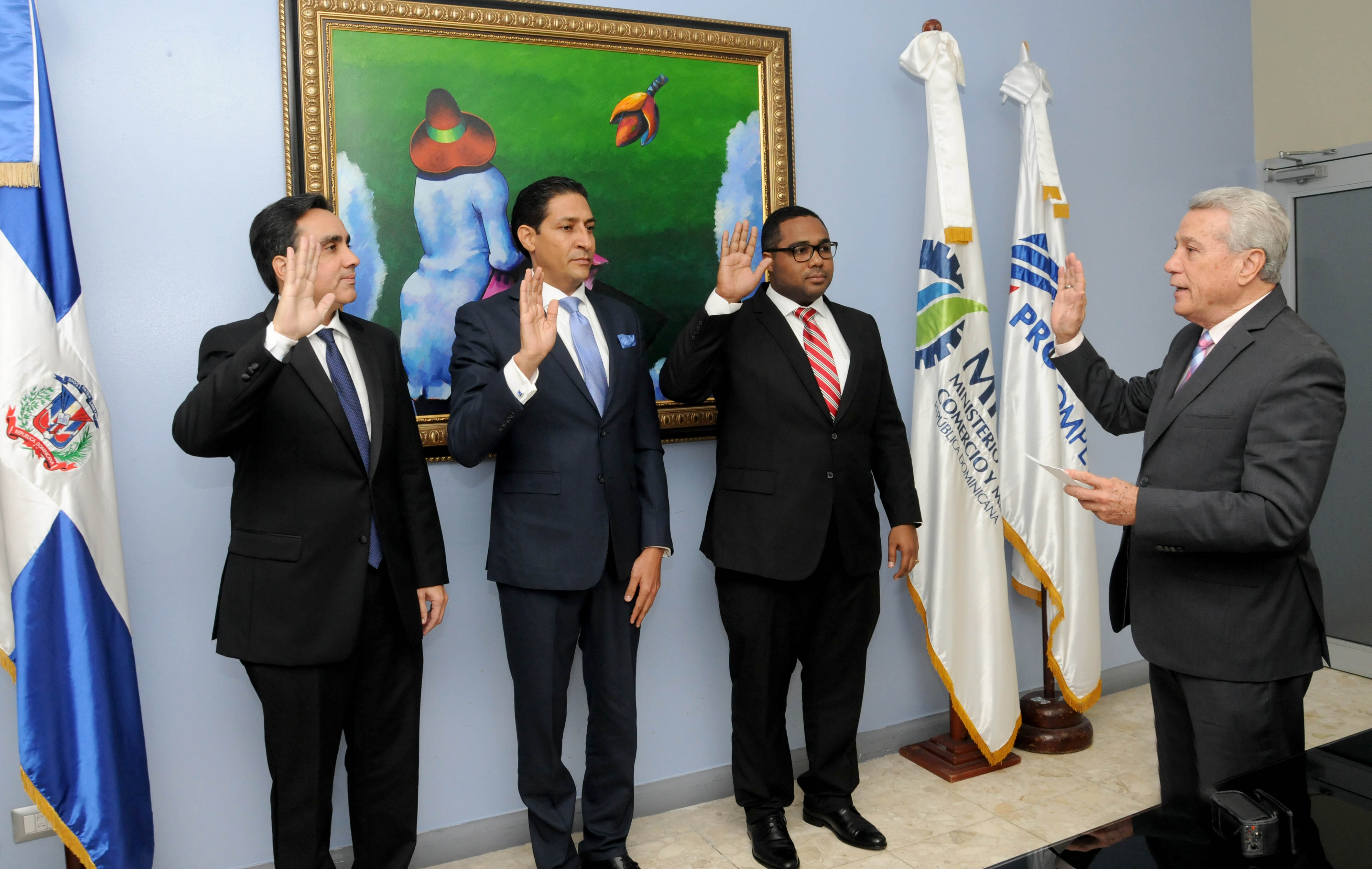 Juramentan nuevos miembros del Consejo de PROCOMPETENCIA