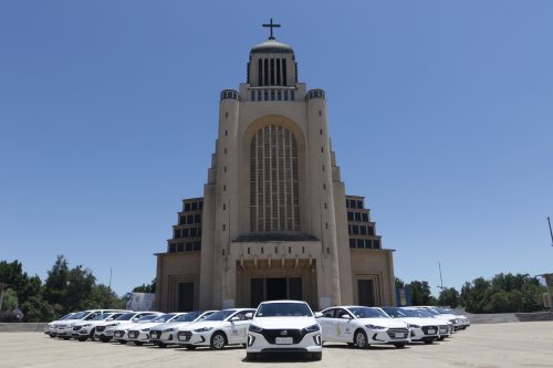 Papa Francisco utilizará auto híbrido en una visita apostólica a Chile