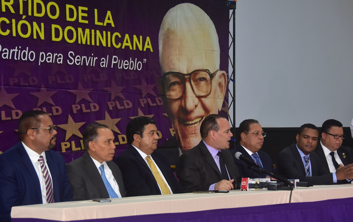 Surún Hernández agradece en el PLD reelección en CARD