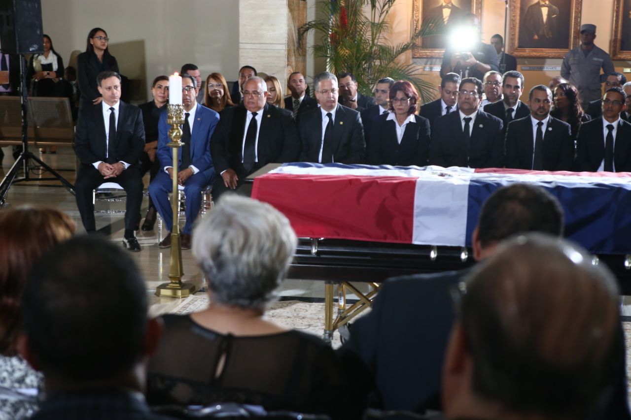 Procuraduría realiza homenaje póstumo a extitular Ramón Pina Acevedo