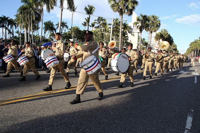 Impresionante desfile militar en el malecón