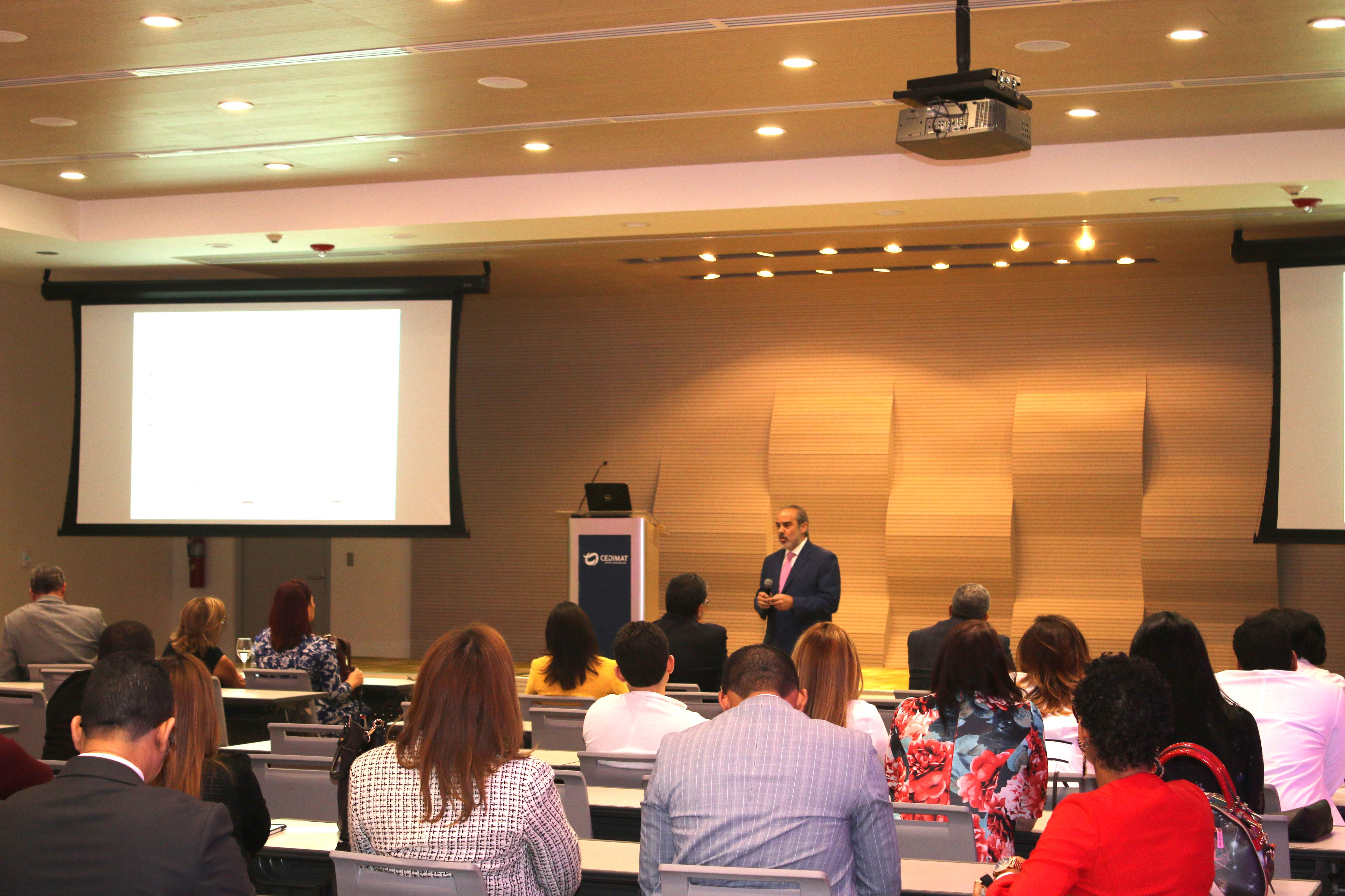 CEDIMAT lanza servicio de Cardio-oncología