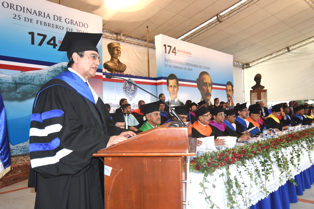 UASD gradúa 1,449 nuevos profesionales