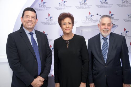 Por cada inmigrante que RD recibe, emigran tres dominicanos al exterior